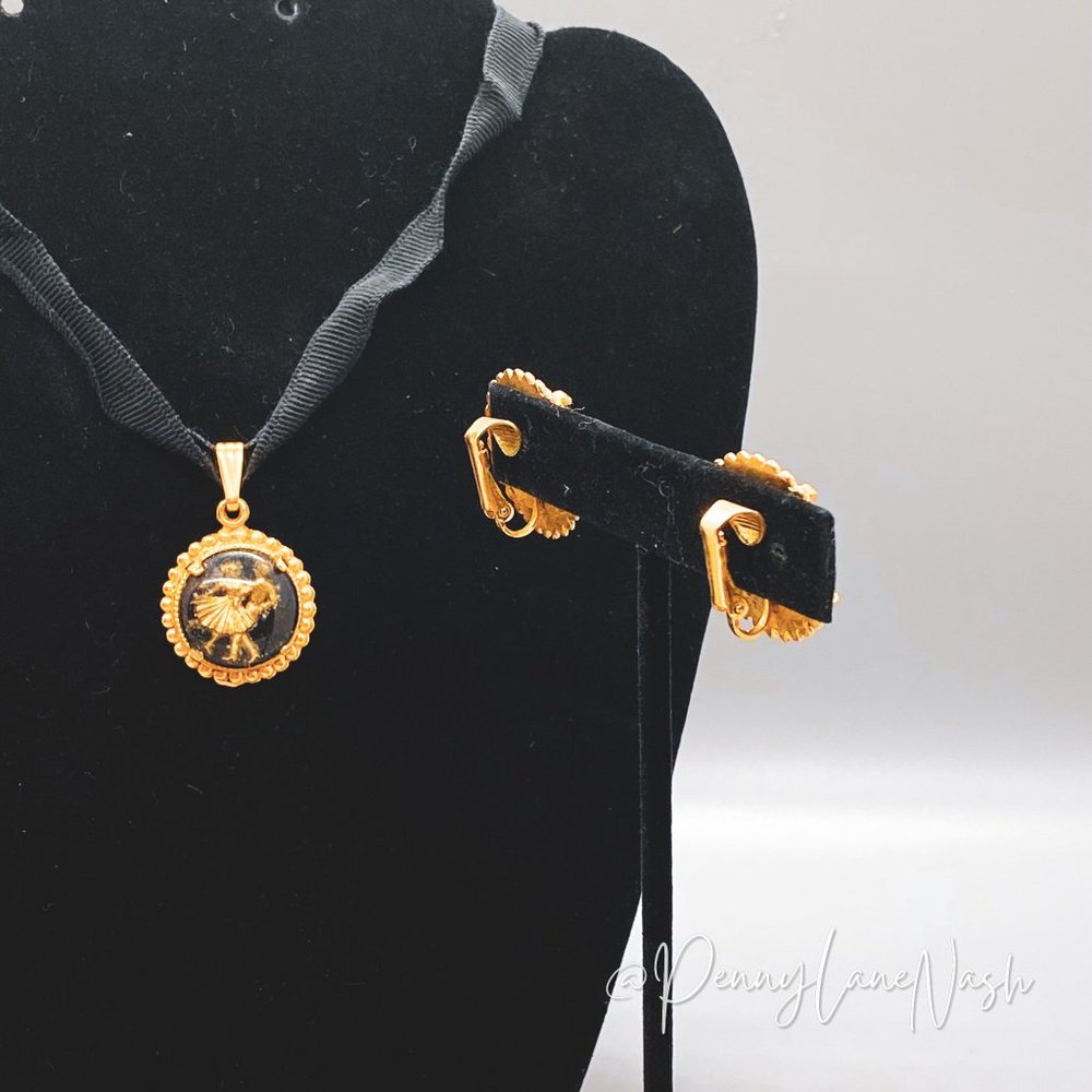 Vintage Black Ribbon Dancing Couple Pendant Necklace & Clip On Earrings - Picture 5 of 5